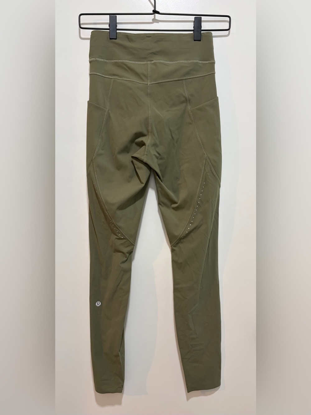 Lululemon - Picture 2 of 6